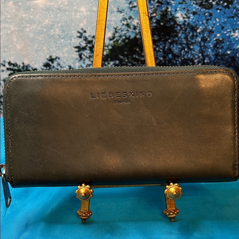 Liebeskind Forest Green Leather Zip Around Wallet GC made in Germany